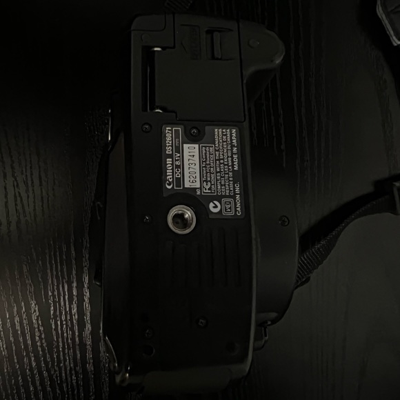 CANON REBEL  XT - Picture 6 of 6